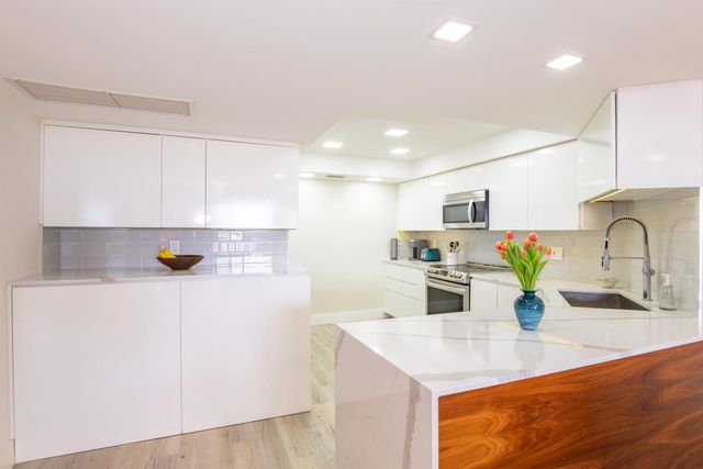 2400 Presidential Way 801, West Palm Beach, FL 33401