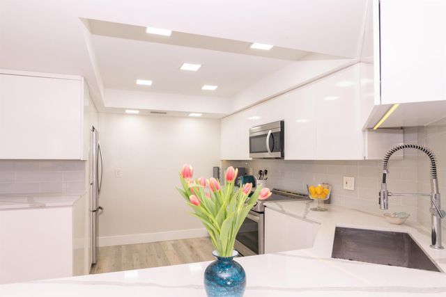 2400 Presidential Way 801, West Palm Beach, FL 33401