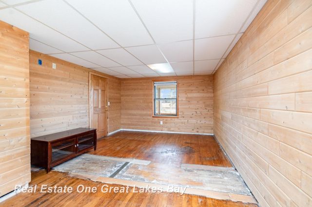 808 W Cody Estey Road, Pinconning, MI 48650