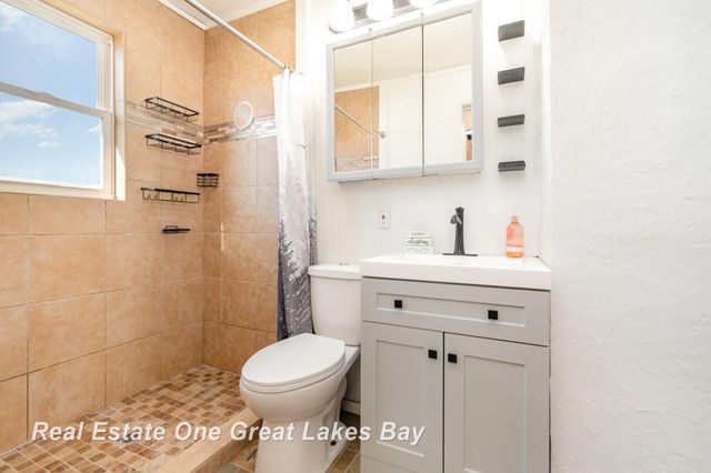 808 W Cody Estey Road, Pinconning, MI 48650