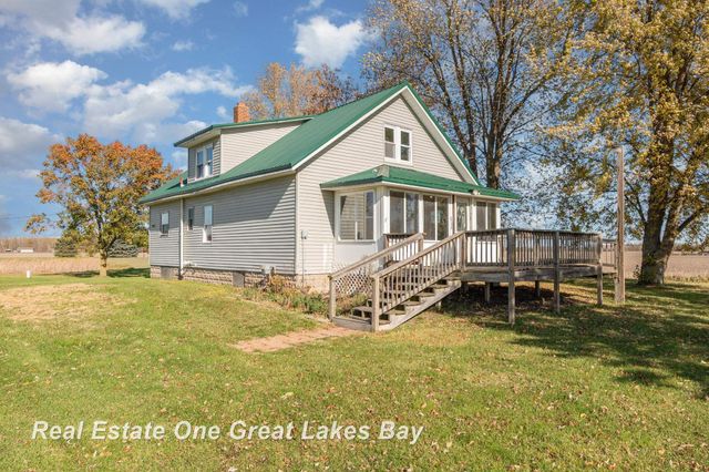 808 W Cody Estey Road, Pinconning, MI 48650
