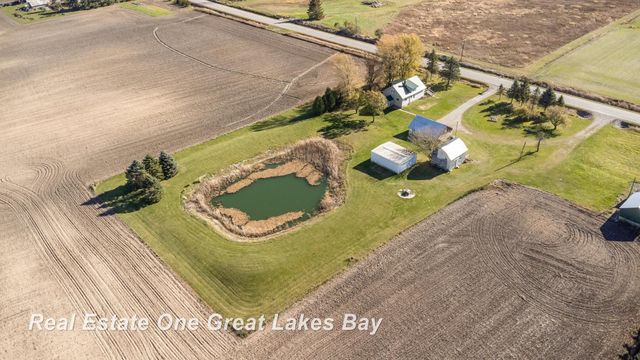 808 W Cody Estey Road, Pinconning, MI 48650