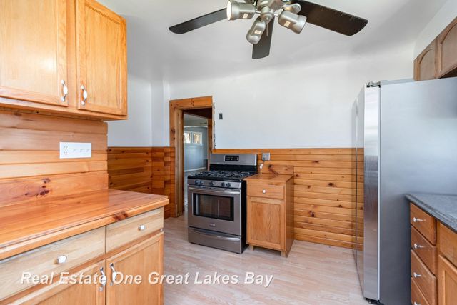 808 W Cody Estey Road, Pinconning, MI 48650