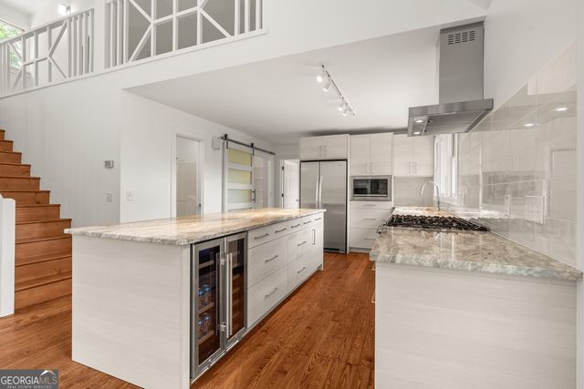 832 Round Top Drive, Clayton, GA 30525