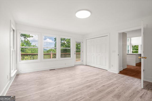 832 Round Top Drive, Clayton, GA 30525