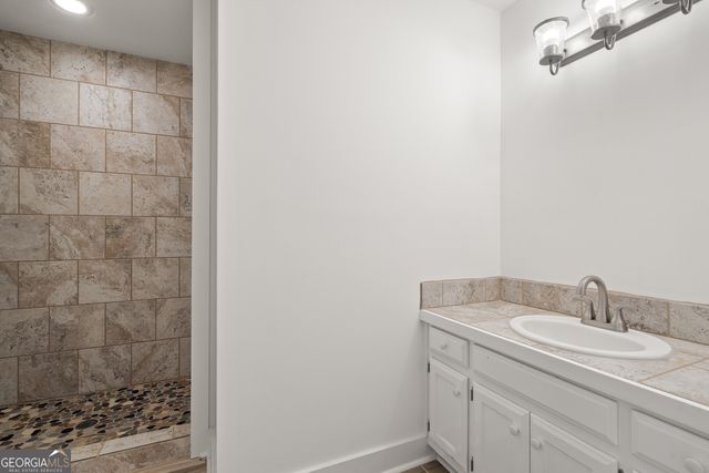 832 Round Top Drive, Clayton, GA 30525