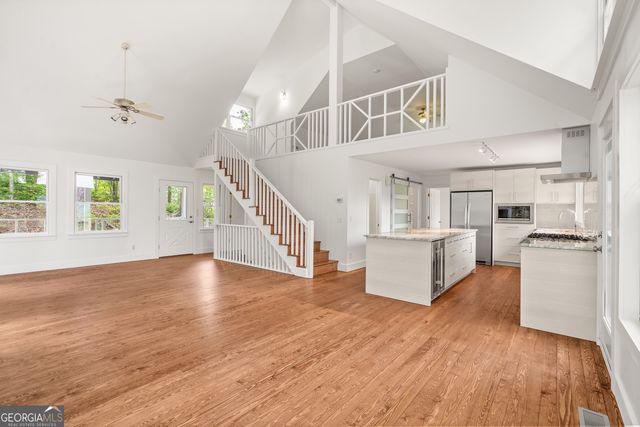 832 Round Top Drive, Clayton, GA 30525