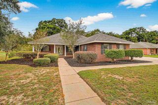 5947 Tanglewood Dr, Milton, FL 32570