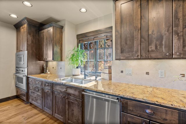 65870 Pronghorn Estates Drive, Bend, OR 97701