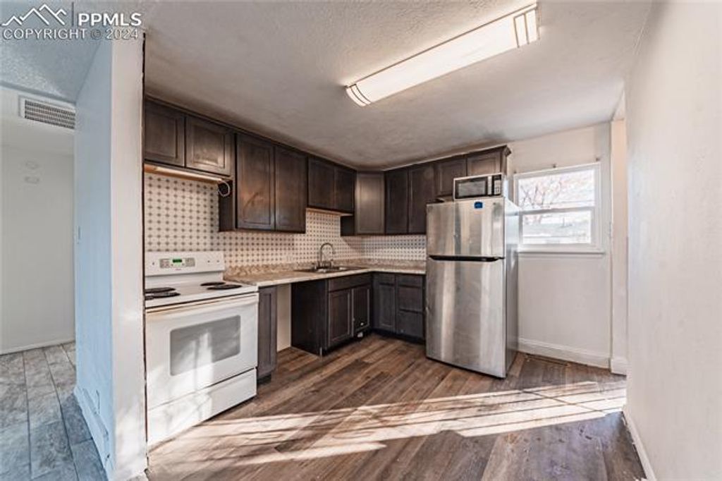 3412 Devonshire Lane, Pueblo, CO 81005 — photo 3