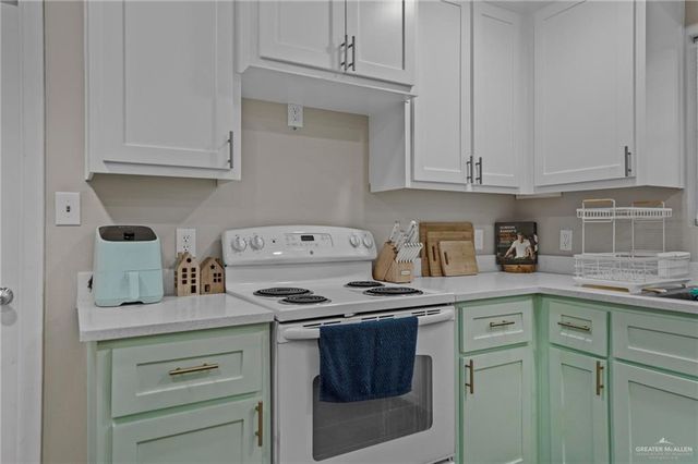 329 S Georgia Avenue, Mercedes, TX 78570