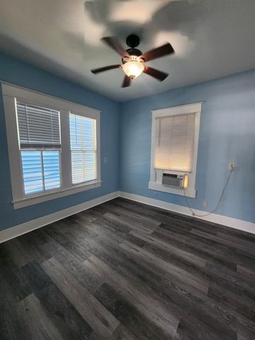 1601 40th Street, Galveston, TX 77550