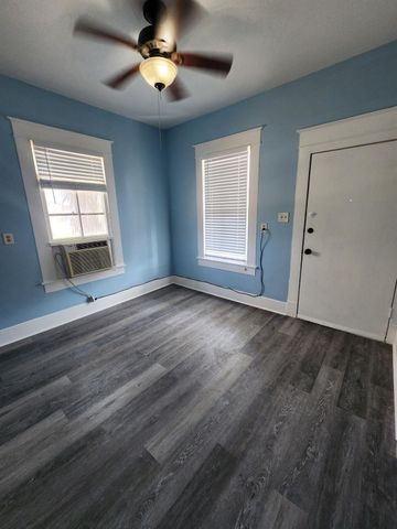 1601 40th Street, Galveston, TX 77550