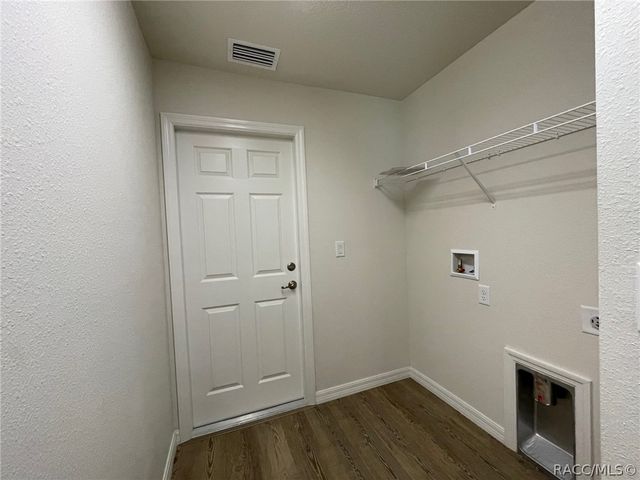 621 W Walkertown Drive, Citrus Springs, FL 34434