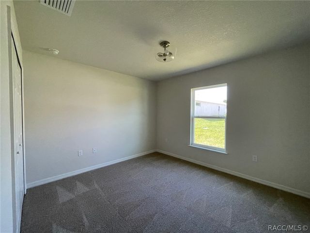 621 W Walkertown Drive, Citrus Springs, FL 34434