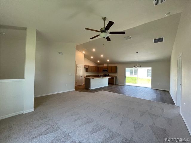 621 W Walkertown Drive, Citrus Springs, FL 34434