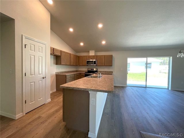 621 W Walkertown Drive, Citrus Springs, FL 34434