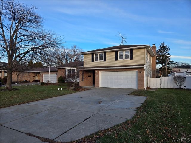 161 Foxpoint West, Amherst, NY 14221