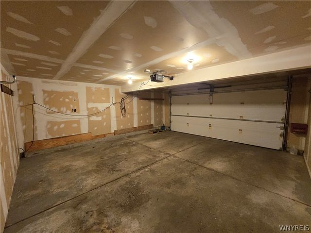 161 Foxpoint West, Amherst, NY 14221