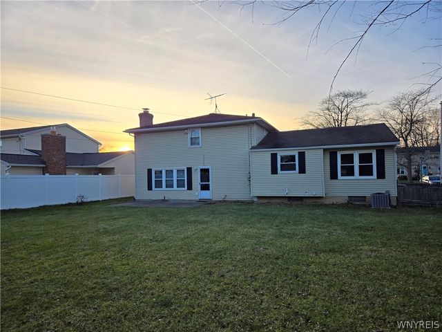 161 Foxpoint West, Amherst, NY 14221