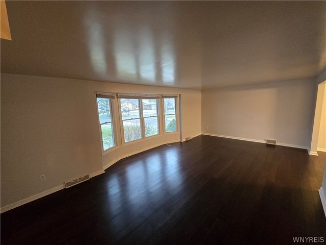 161 Foxpoint West, Amherst, NY 14221