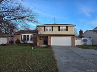 161 Foxpoint West, Amherst, NY 14221