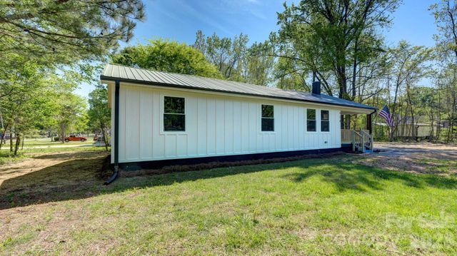 410 Patricia Avenue, Harrisburg, NC 28075