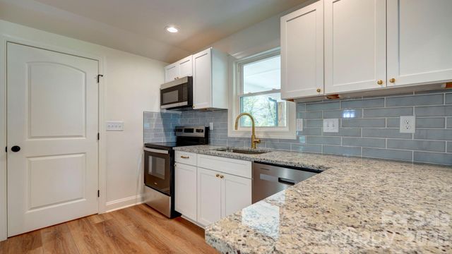 410 Patricia Avenue, Harrisburg, NC 28075