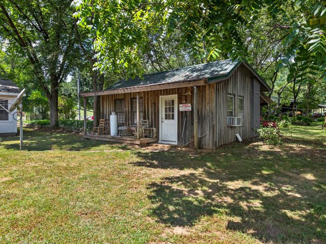 54 Warden Rd, Fayetteville, TN 37334