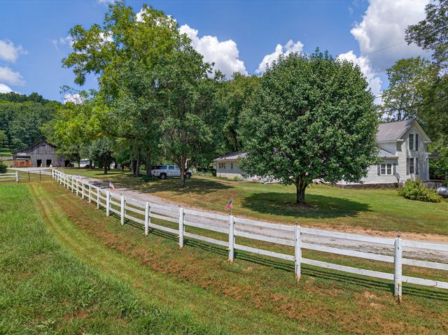 54 Warden Rd, Fayetteville, TN 37334