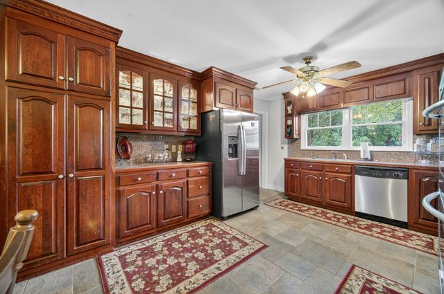 54 Warden Rd, Fayetteville, TN 37334