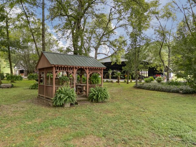 54 Warden Rd, Fayetteville, TN 37334
