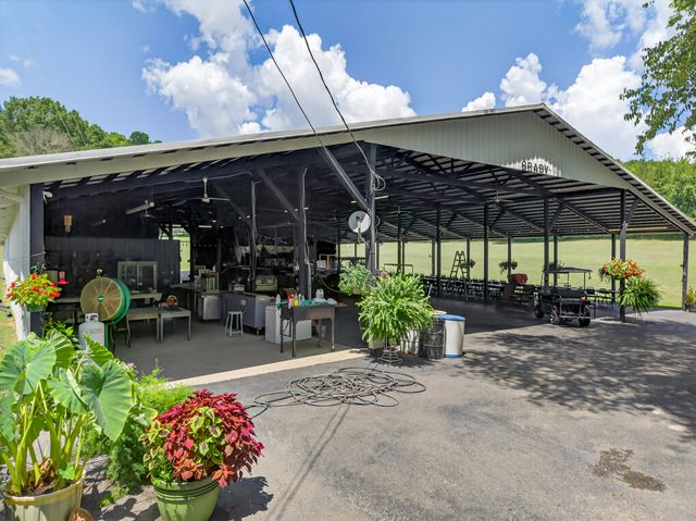 54 Warden Rd, Fayetteville, TN 37334