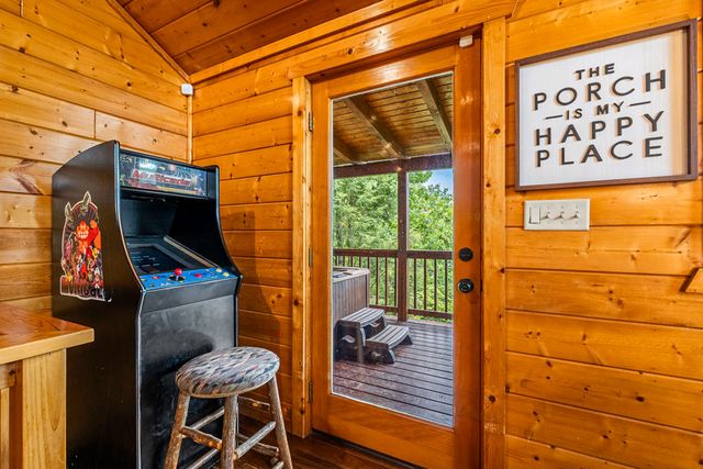 438 Ridgeline Way, Gatlinburg, TN 37738
