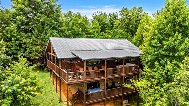 438 Ridgeline Way, Gatlinburg, TN 37738