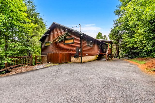 438 Ridgeline Way, Gatlinburg, TN 37738