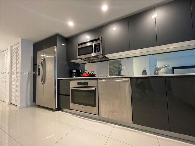 31 SE 6th St 2503, Miami, FL 33131