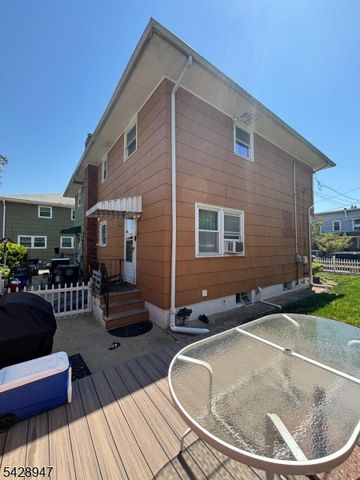 511 E 2Nd St, Bound Brook Boro, NJ 08805