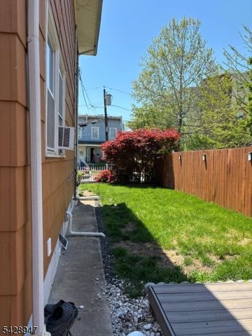511 E 2Nd St, Bound Brook Boro, NJ 08805