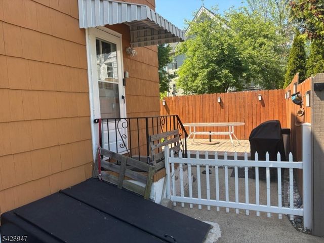 511 E 2Nd St, Bound Brook Boro, NJ 08805