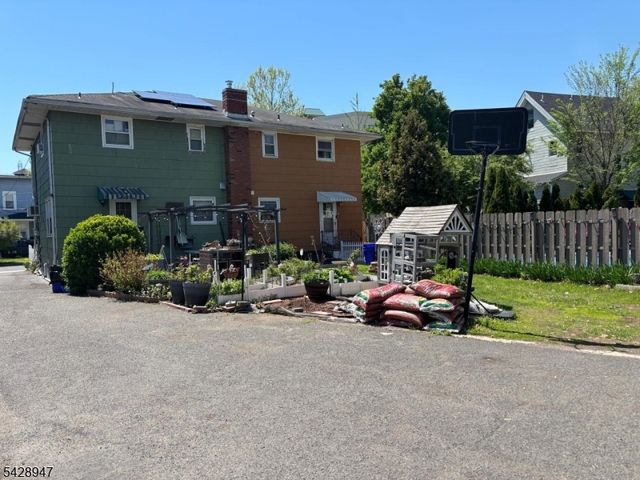 511 E 2Nd St, Bound Brook Boro, NJ 08805