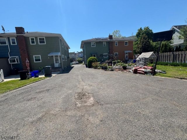 511 E 2Nd St, Bound Brook Boro, NJ 08805