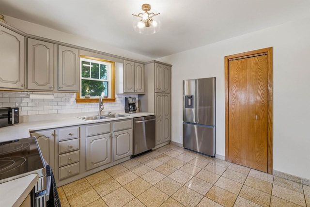 406 North Street, Beaver Dam, WI 53916