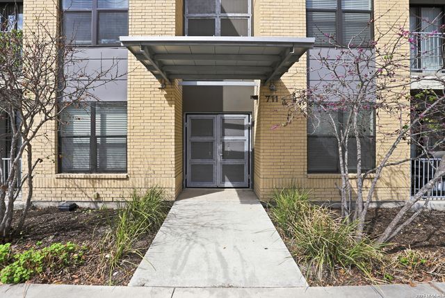 711 S Frio St Apt 2204, San Antonio, TX 78207