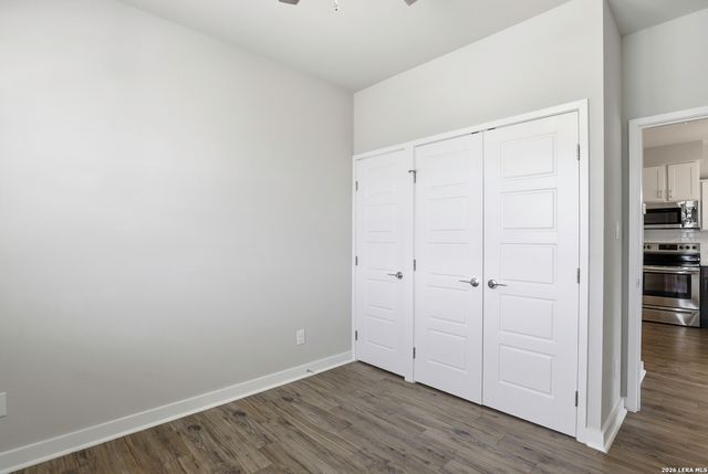 711 S Frio St Apt 2204, San Antonio, TX 78207