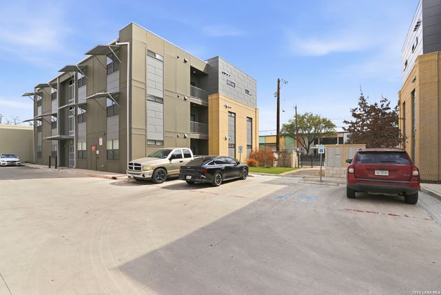 711 S Frio St Apt 2204, San Antonio, TX 78207
