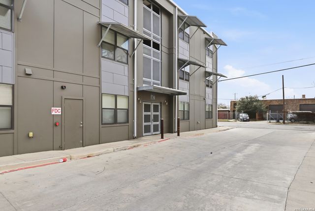 711 S Frio St Apt 2204, San Antonio, TX 78207