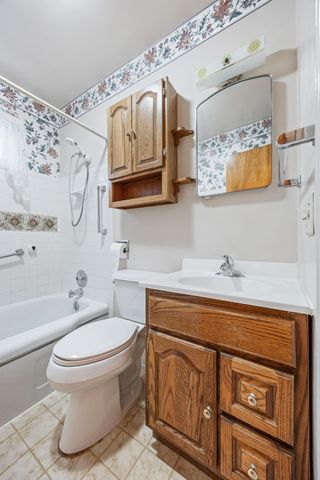 215 16th Street N, Moorhead, MN 56560