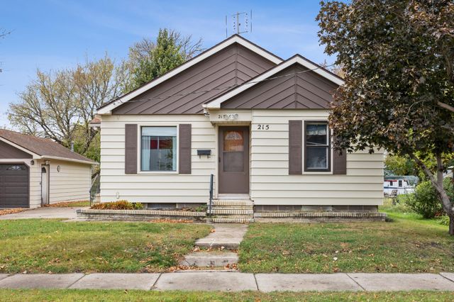 215 16th Street N, Moorhead, MN 56560
