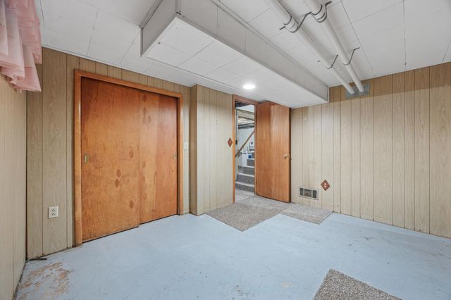 215 16th Street N, Moorhead, MN 56560